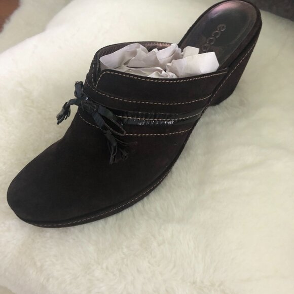 Brown Suede Clogs Mules With Tassel Detail & Leather - Picture 3 of 10